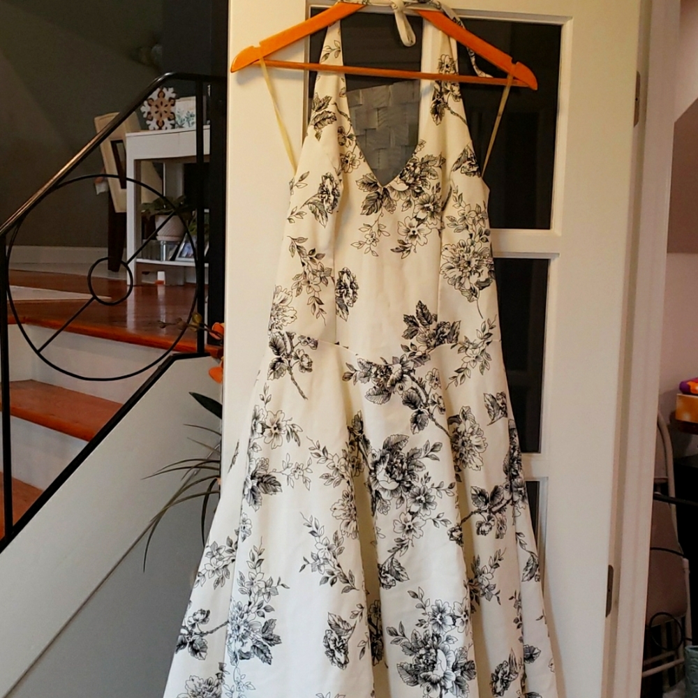 Prom dress 👗 with open back